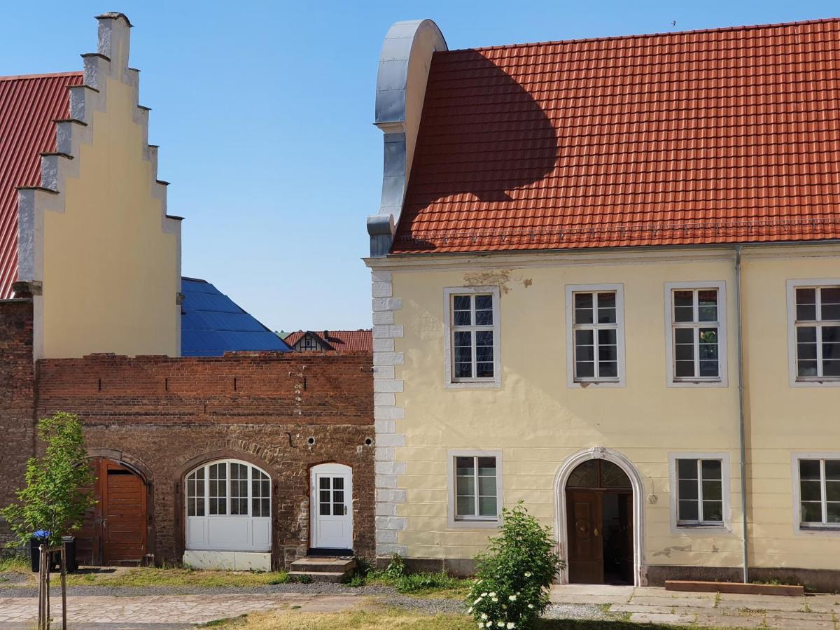Sonnenschloss * Walbeck (Mansfeld-Sudharz)
